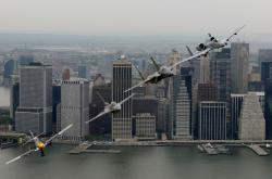 英雄联盟总决赛2025-约基奇进攻端如入无人之境，马刺团队协作轻取黄蜂