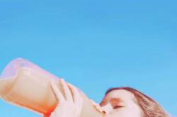 英雄联盟总决赛门票-静默对峙，当橄榄球的咆哮点燃F1的方向盘