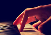 当绿茵闪电撞上绿衫铁壁！姆巴佩奥运单挑凯尔特人，数据揭秘世纪交锋