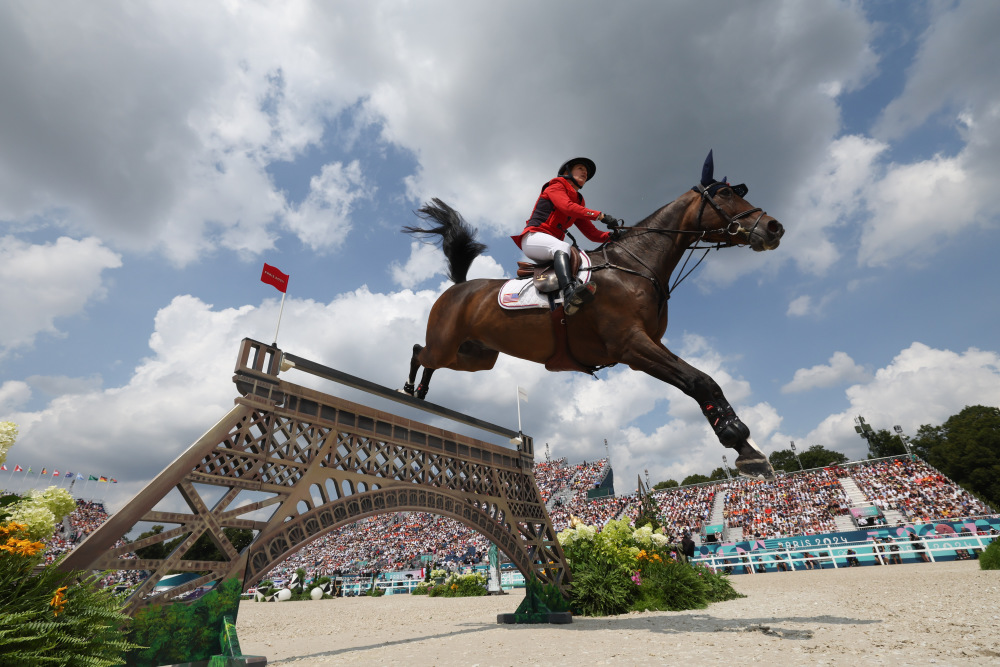 科威特选手在马术比赛中领跑