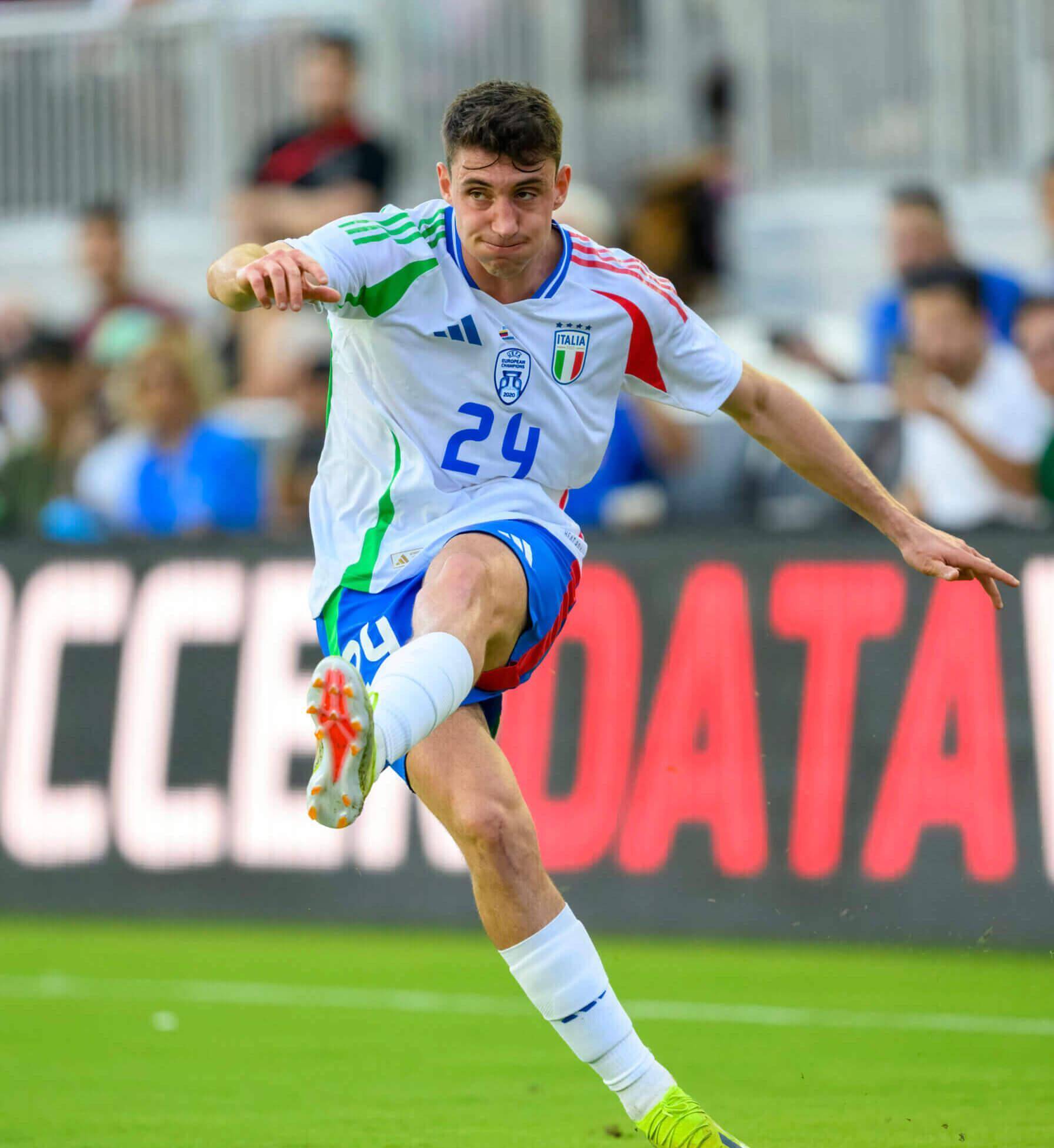 包含荷兰憾负法国无缘欧国联半决赛的词条