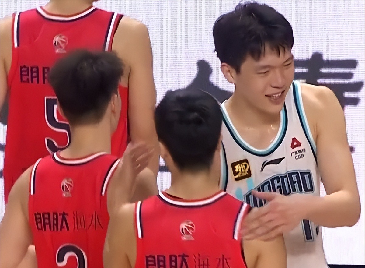四川男篮与福建队交锋,实力对比精彩 四川男篮与福建队交锋,实力对比精彩