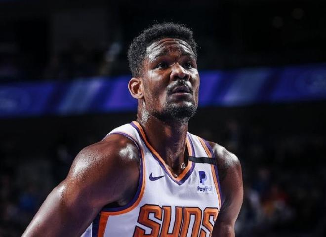 独行侠逆转火箭，布克刷新纪录