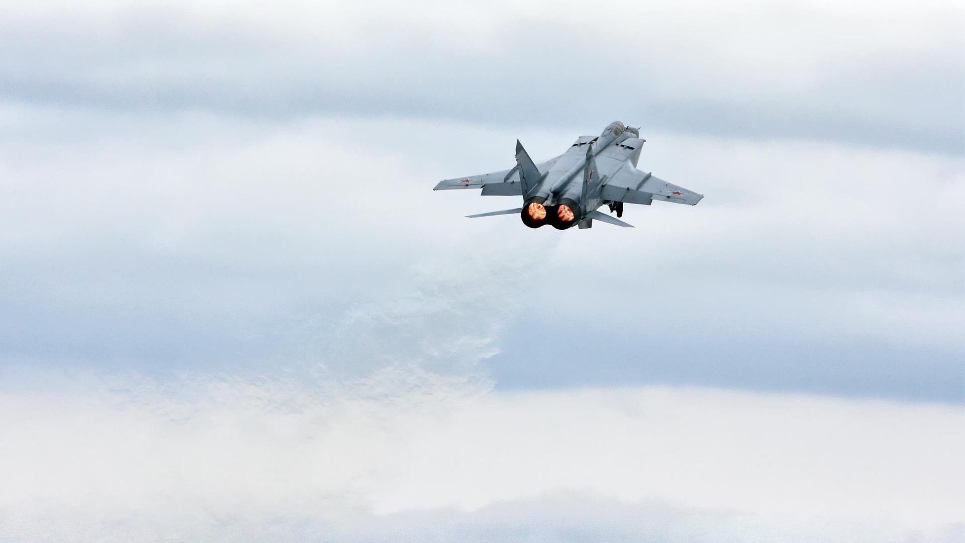 东决终极对决，凯尔特人末节防守发力，客场带走活塞