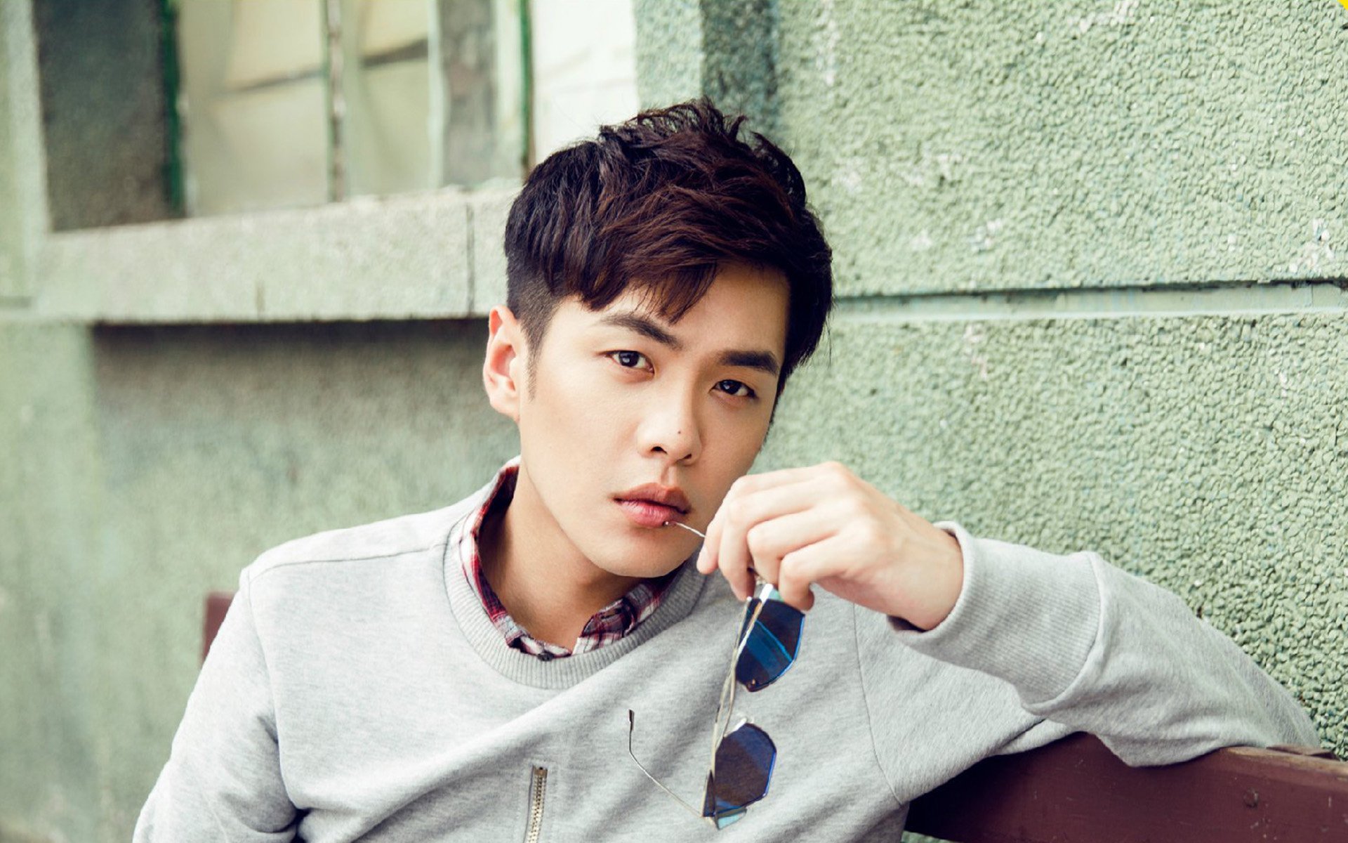 跨界破局，当足球巨星坎特在橄榄球硬仗中点燃澳大利亚