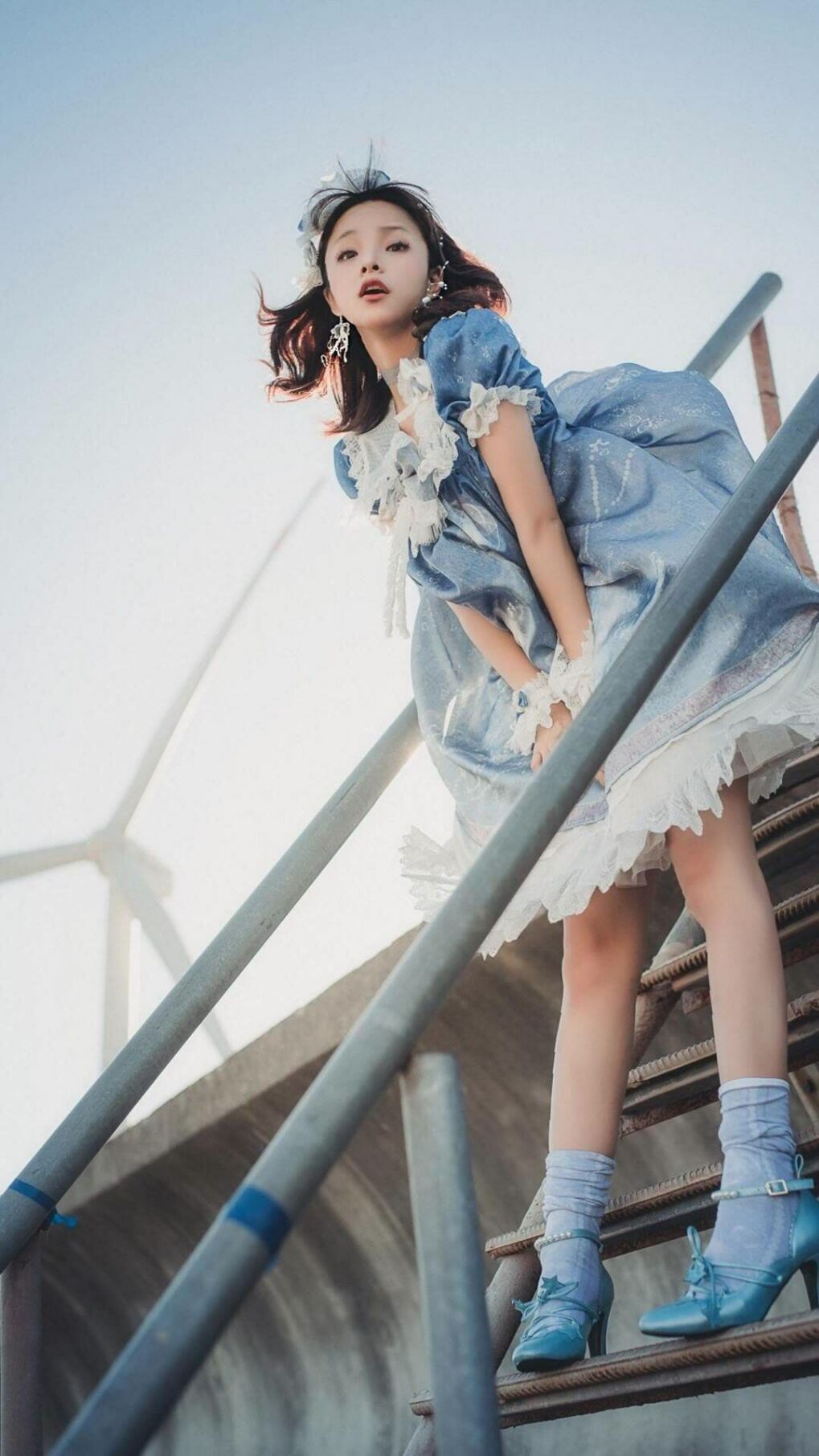 绿茵场与木地板的节奏交响，从德甲争冠的战术博弈到老鹰如何掌控湖人